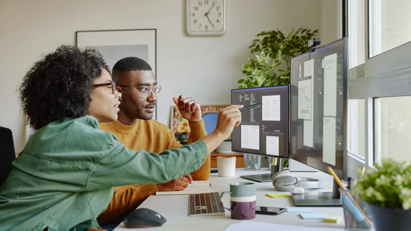 People collaborating .webp