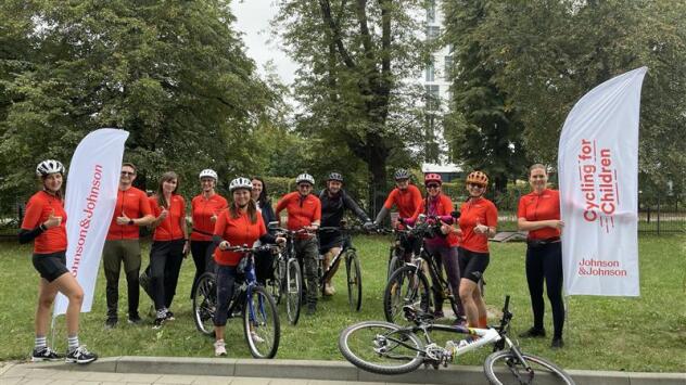 close-up dirty cyclist and mountain bike
