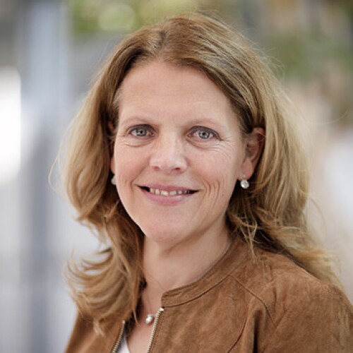 inset-hanneke-schuitemaker-headshot.jpg