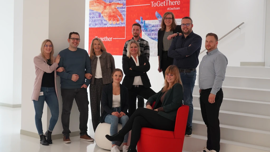 Ein Gruppenbild der Mitarbeitenden des Customer Service bei Johnson & Johnson.