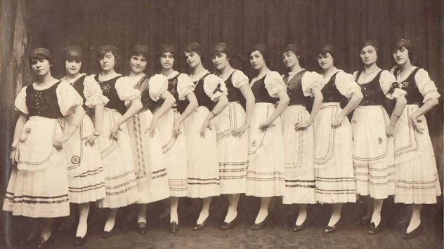 Laurel Club Entertaining Committee