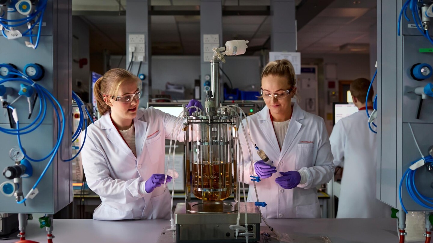 Two female scientists in the lab in Cork